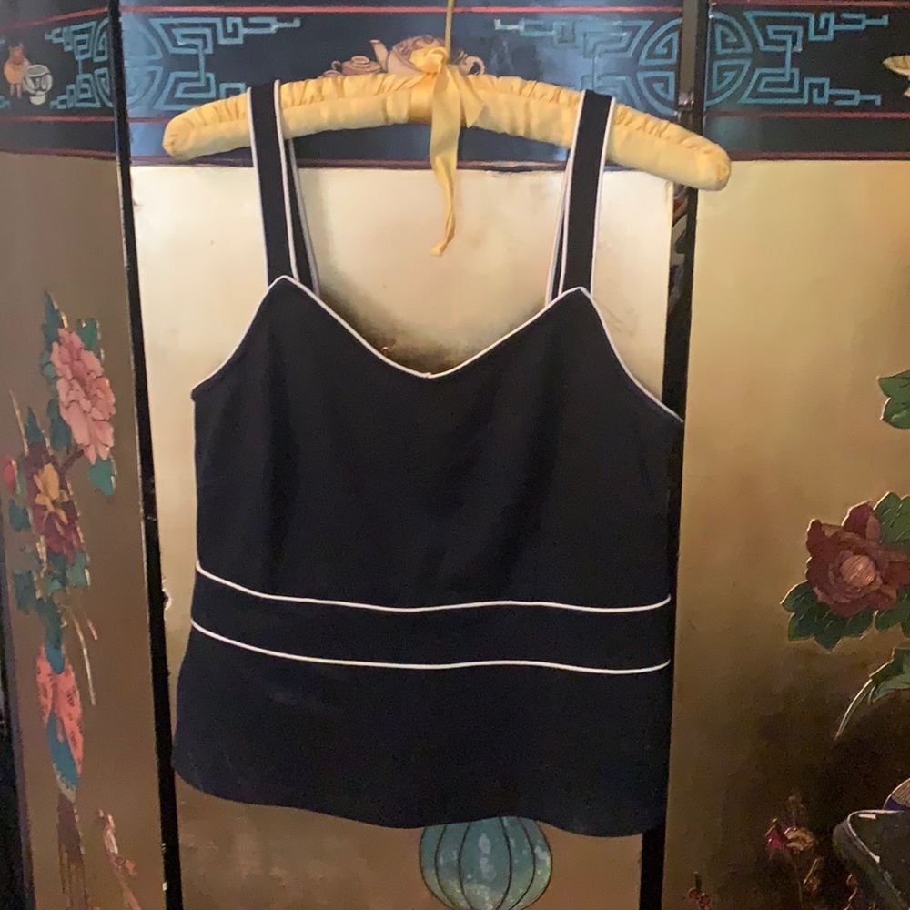Navy vintage inspired navy top with white piping.